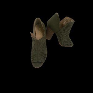 Women's Restricted Army Green Ankle Bootie Size 9